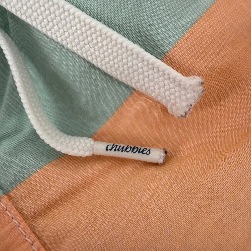 Chubbies Pastel Rainbow Striped Drawstring Swim Trunks Shorts Men's Medium‎